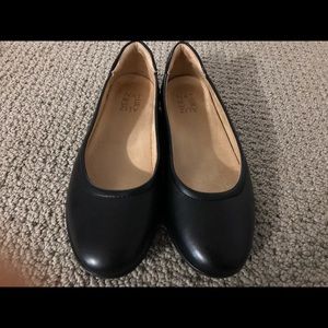 Naturalizer black leather